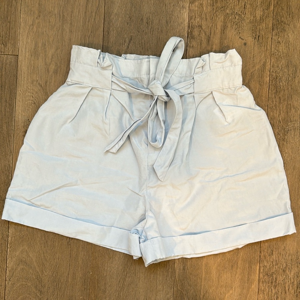 Club Monaco size 2 women’s shorts